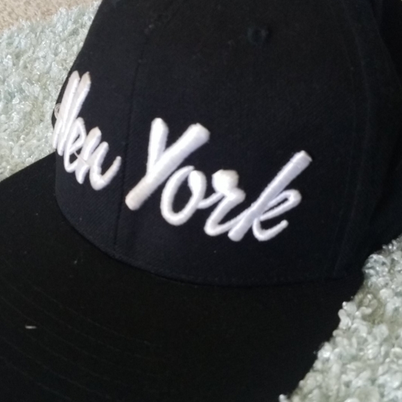 New York Baseball cap - Picture 2 of 4